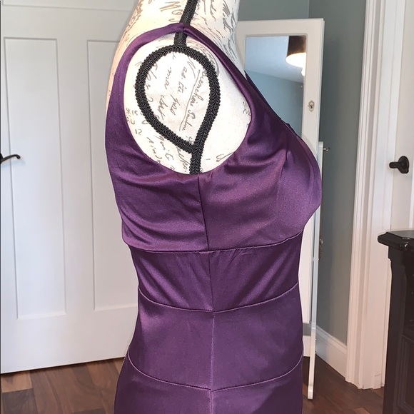 Bisou Bisou satin plum lightly form fitting dress - Picture 4 of 8